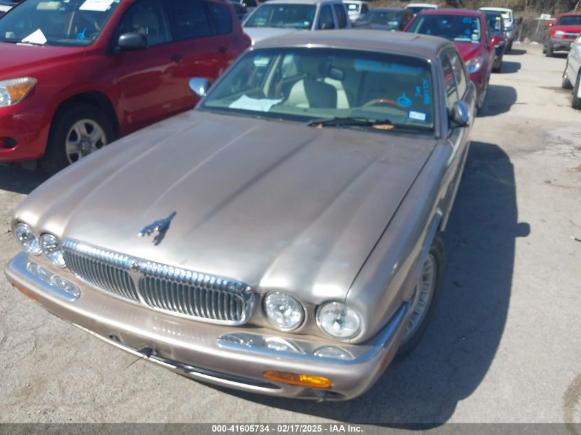 1998 Jaguar Xj Vanden Plas VIN: SAJKX6242WC823240 Lot: 41605734