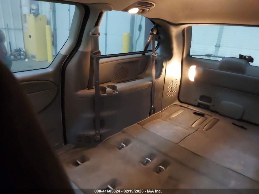 2005 Chrysler Town & Country Touring VIN: 2C4GP54LX5R237636 Lot: 41605824