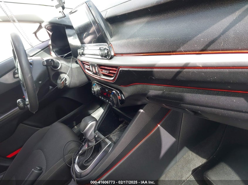 2019 KIA FORTE VIN: 3KPF24AD7KE124502