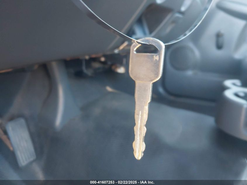 2004 GMC Sierra 1500 Work Truck VIN: 1GTEC14V14Z156381 Lot: 41607253