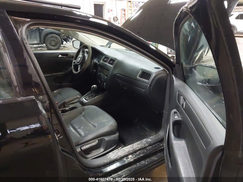 2011 VOLKSWAGEN JETTA VIN: 3VWDX7AJ5BM385839
