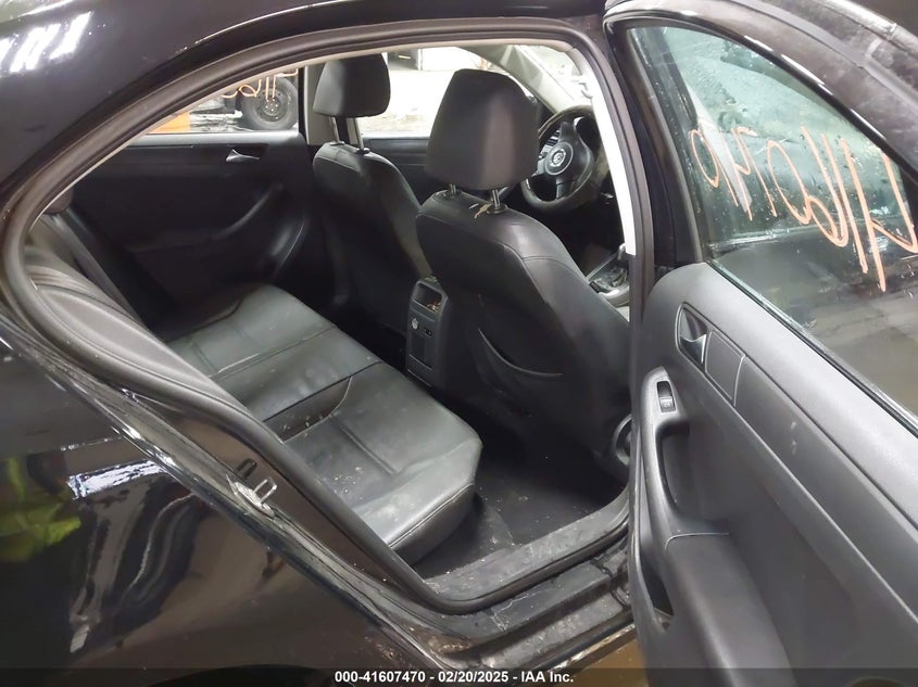 2011 VOLKSWAGEN JETTA VIN: 3VWDX7AJ5BM385839
