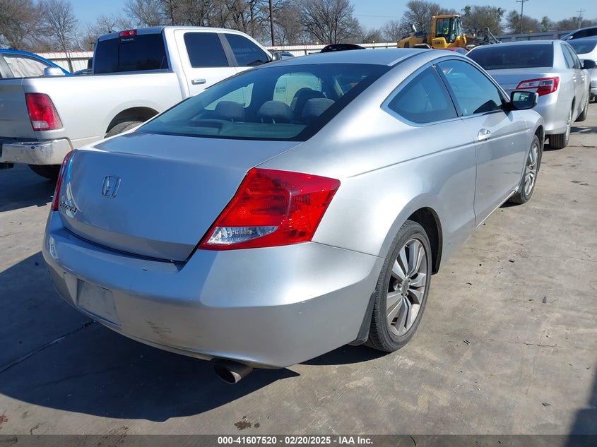 2011 HONDA ACCORD VIN: 1HGCS1B35BA016214