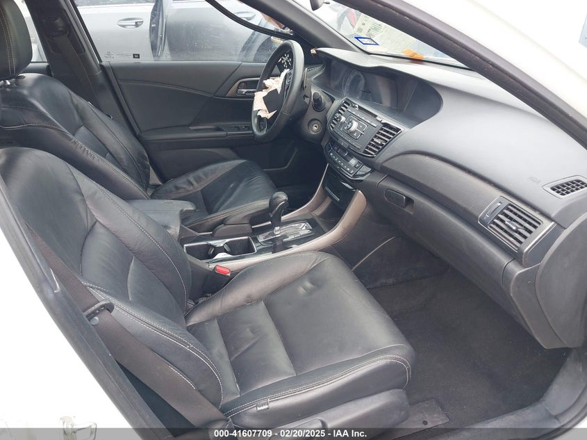 2017 HONDA ACCORD VIN: 1HGCR2F57HA097366