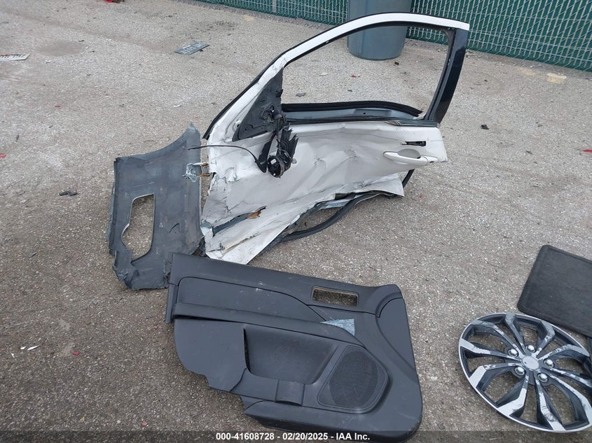 2011 FORD FUSION VIN: 3FAHP0JA6BR182270