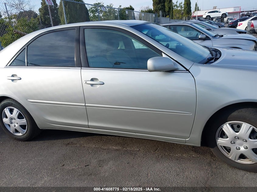 2003 Toyota Camry Le VIN: 4T1BE32K93U690995 Lot: 41608775