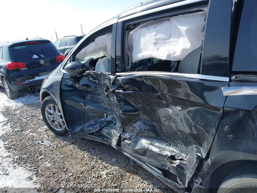 2022 CHRYSLER PACIFICA TOURING L - 2C4RC1BG7NR179214