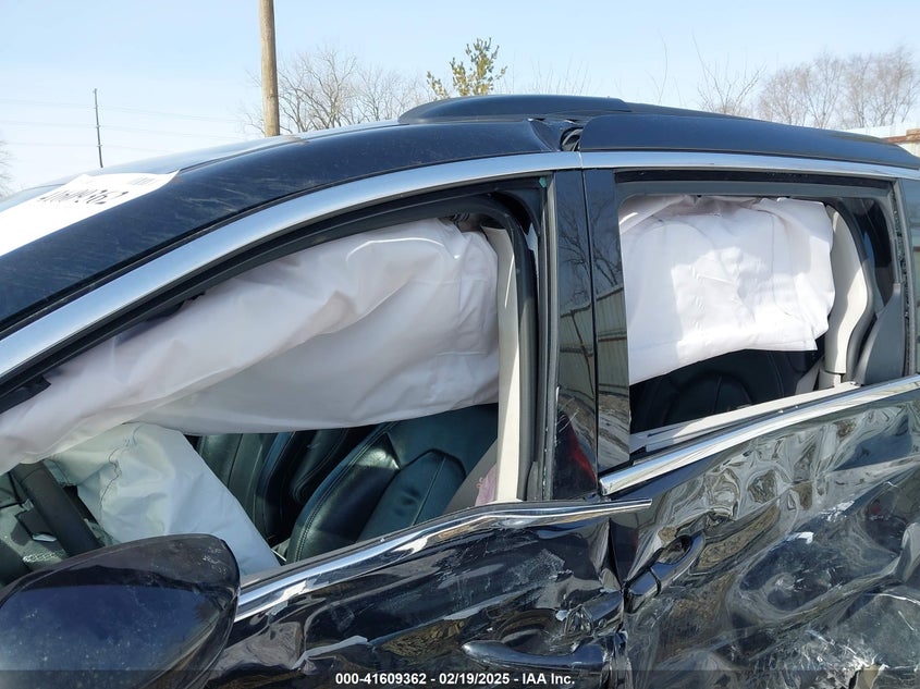 2022 CHRYSLER PACIFICA TOURING L - 2C4RC1BG7NR179214