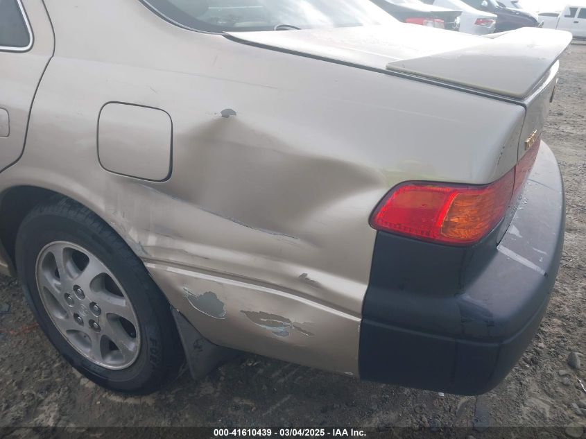 2000 Toyota Camry Xle VIN: JT2BG28K9Y0395225 Lot: 41610439