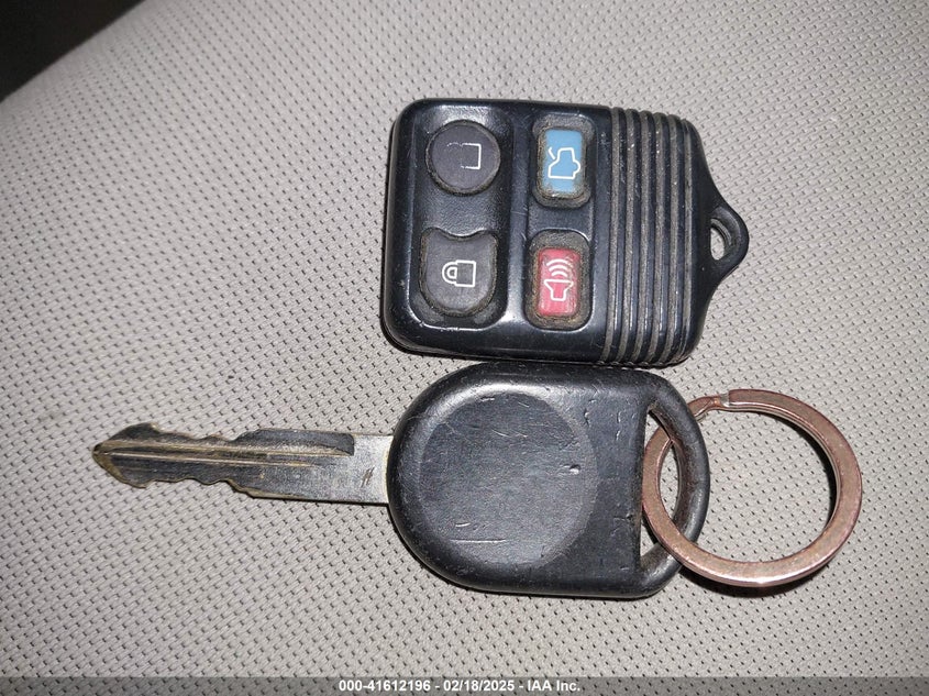 2008 FORD FOCUS VIN: 1FAHP35N08W157353