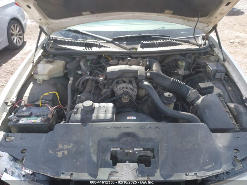 2001 Lincoln Town Car Executive VIN: 1LNHM81W31Y694836 Lot: 41612336