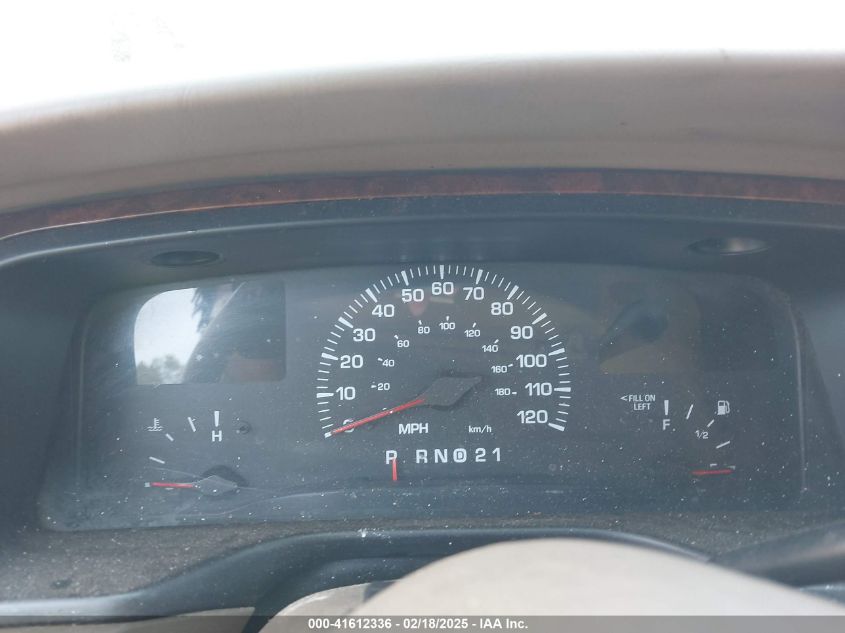 2001 Lincoln Town Car Executive VIN: 1LNHM81W31Y694836 Lot: 41612336