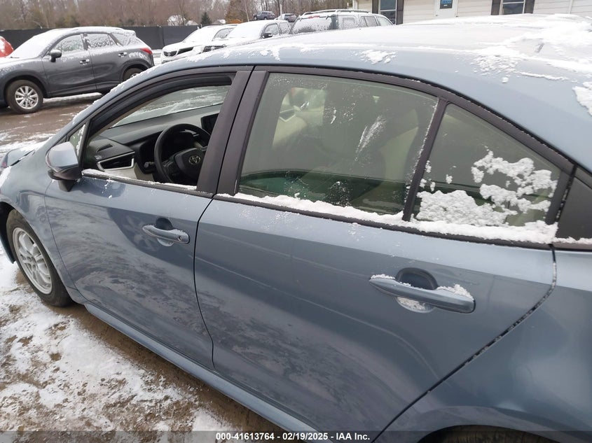 2022 TOYOTA COROLLA VIN: JTDEAMDE0NJ045716