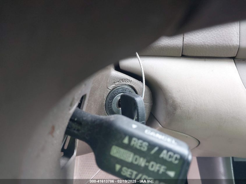 2003 Toyota Camry Le VIN: 4T1BE32K83U682337 Lot: 41613786