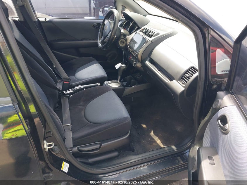 2008 HONDA FIT VIN: JHMGD38648S008288