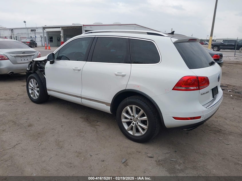 2013 VOLKSWAGEN TOUAREG VR6 SPORT - WVGEF9BP6DD004373