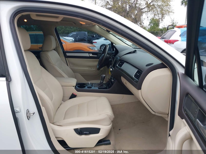 2013 VOLKSWAGEN TOUAREG VR6 SPORT - WVGEF9BP6DD004373