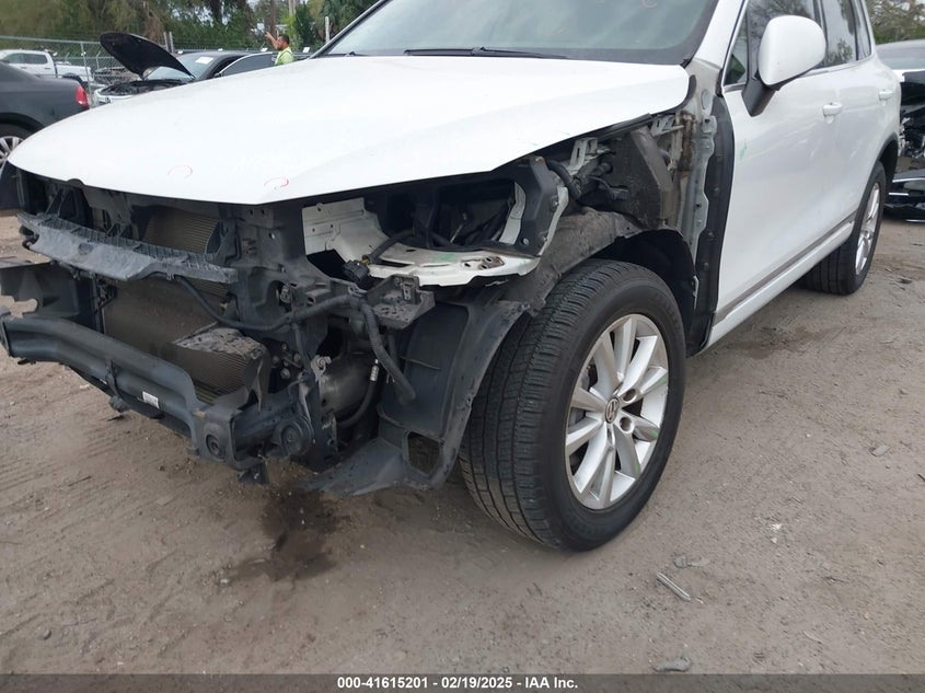 2013 VOLKSWAGEN TOUAREG VR6 SPORT - WVGEF9BP6DD004373