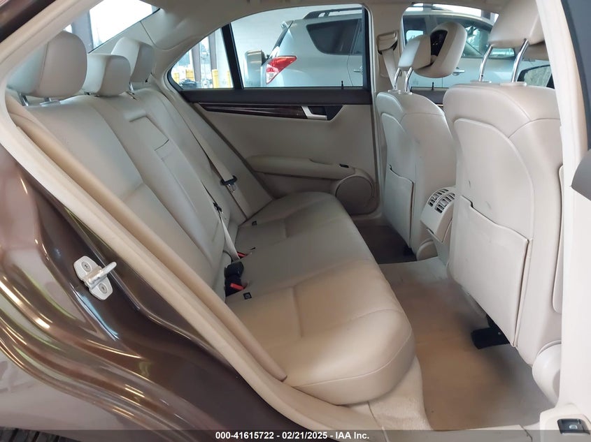 2013 MERCEDES-BENZ C 350 SPORT - WDDGF5HB7DG147211