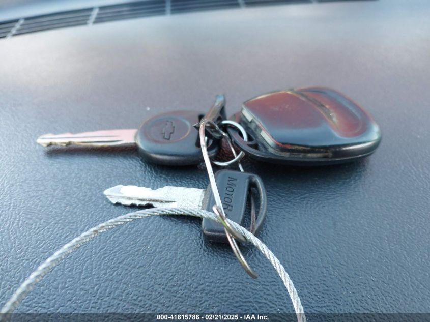 2000 Chevrolet Silverado 1500 Ls VIN: 1GCEC19V6YZ114125 Lot: 41615786