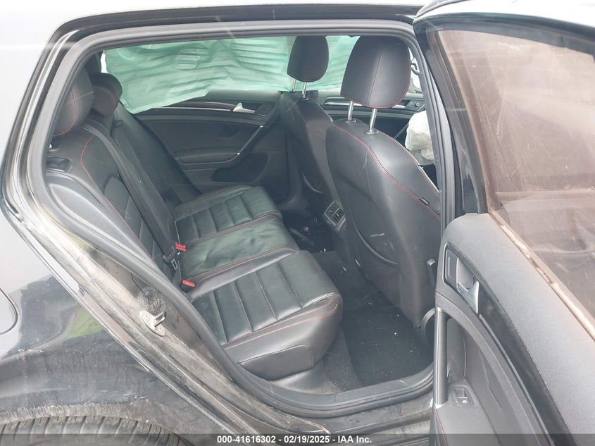 2015 VOLKSWAGEN GOLF GTI 2.0T SE 4-DOOR - 3VW4T7AU1FM070225