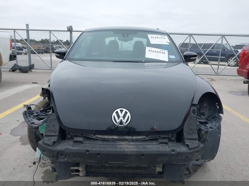 2016 VOLKSWAGEN BEETLE VIN: 3VWJ17AT5GM636971