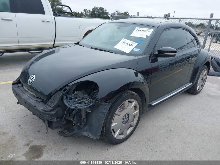 2016 VOLKSWAGEN BEETLE VIN: 3VWJ17AT5GM636971