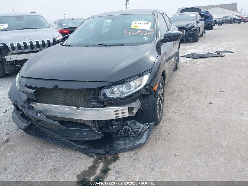 2018 HONDA CIVIC VIN: SHHFK7H24JU425158