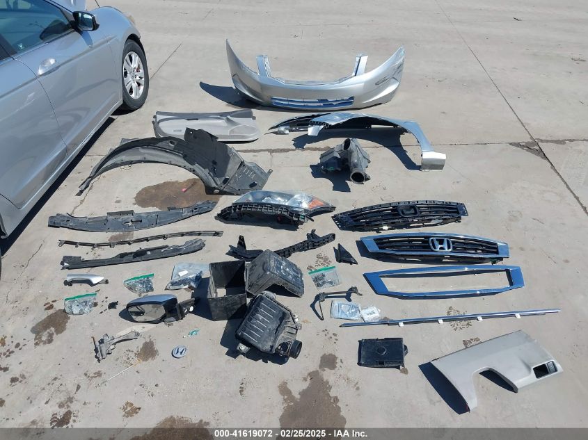 2010 Honda Accord 2.4 Lx-P VIN: 1HGCP2F44AA070824 Lot: 41619072