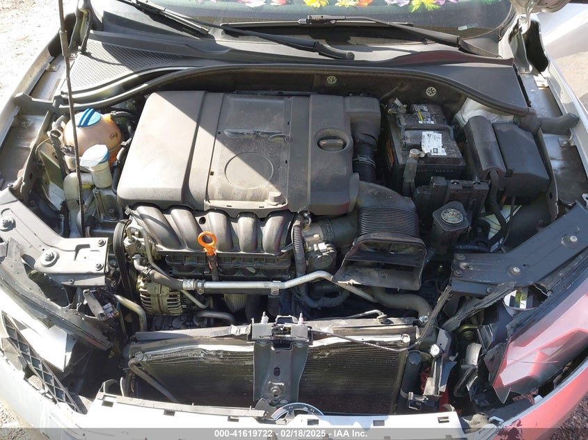 2013 VOLKSWAGEN PASSAT VIN: 1VWBP7A34DC064498