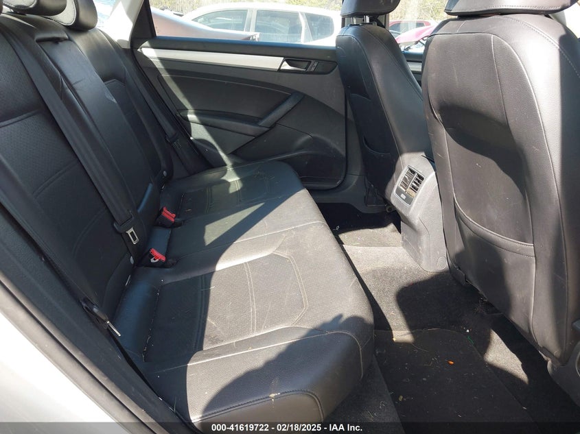 2013 VOLKSWAGEN PASSAT VIN: 1VWBP7A34DC064498