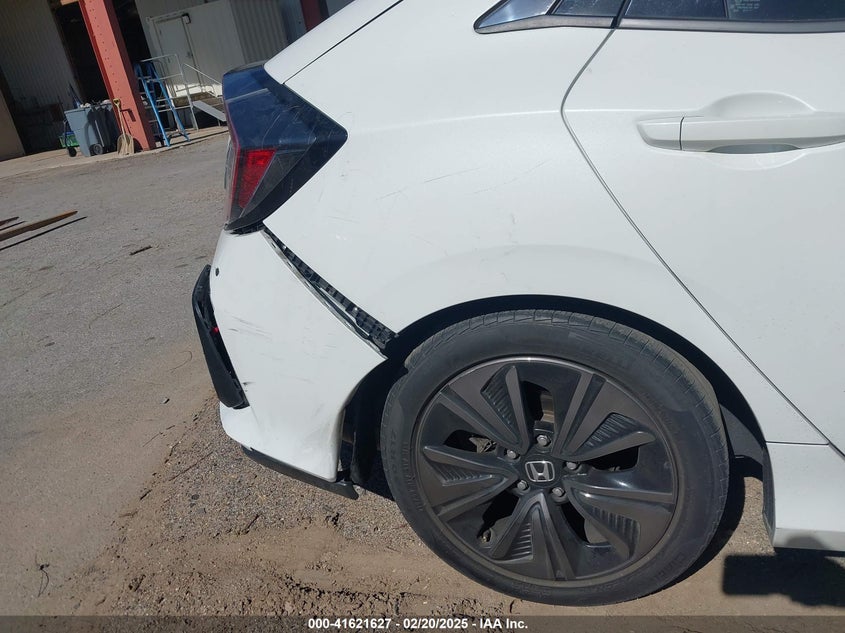 2018 HONDA CIVIC VIN: SHHFK7H52JU400821