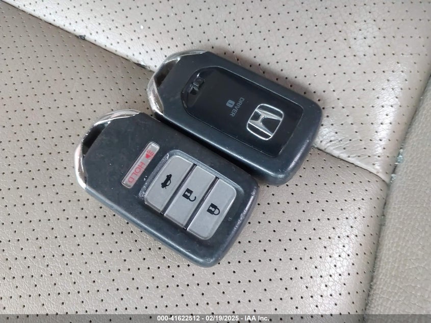 2014 HONDA ACCORD VIN: 1HGCR3F82EA003440