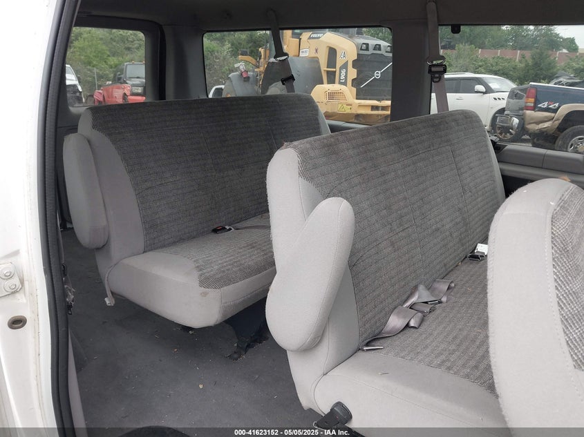 2002 Ford Econoline Xl/Xlt VIN: 1FMRE11W02HB26800 Lot: 41623152