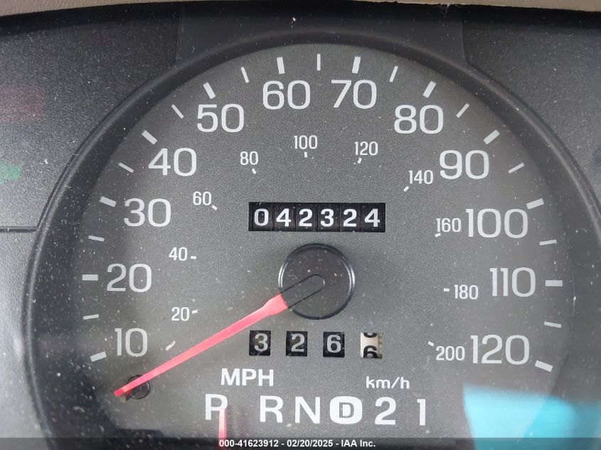 2004 Mercury Grand Marquis Gs VIN: 2MEFM74W04X647770 Lot: 41623912