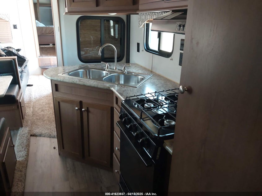2021 RECREATION BY DESIGN 44' FC FW auction photo 8