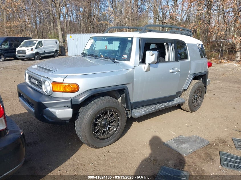 2007 TOYOTA FJ CRUISER VIN: JTEBU11F370099294
