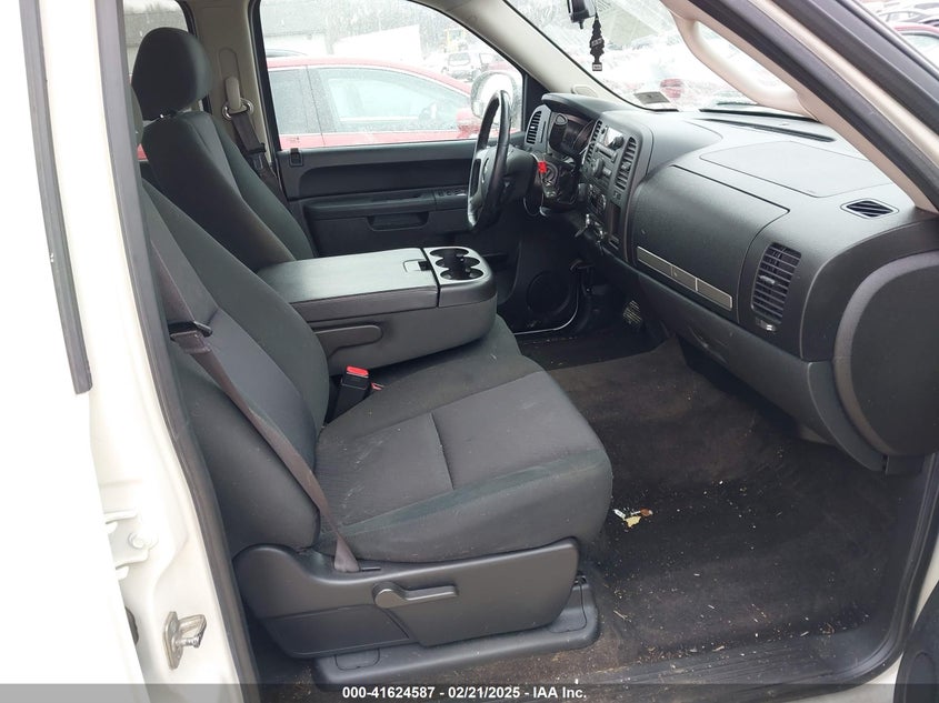 2013 CHEVROLET SILVERADO VIN: 3GCPKSE76DG303067