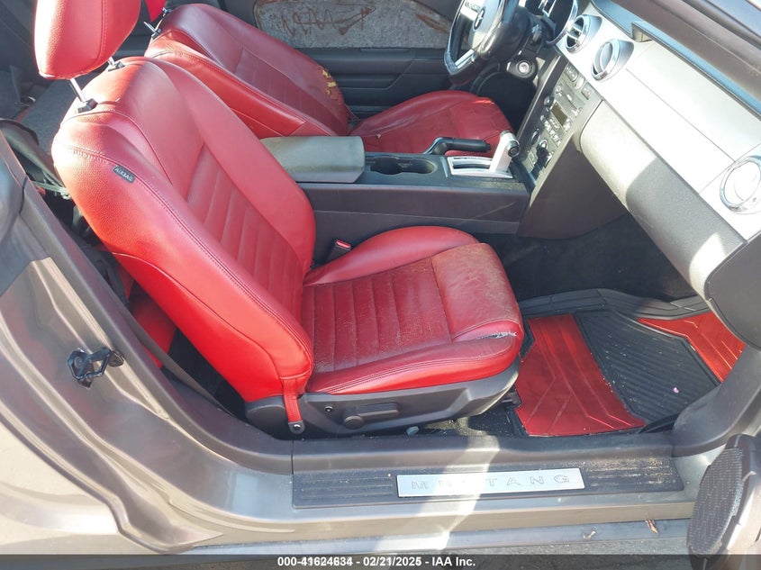 1ZVHT80N555113812 2005 FORD MUSTANG photo no. 5