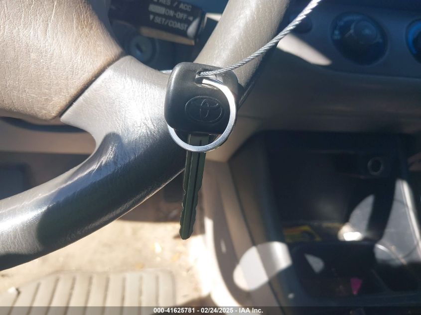 2004 Toyota Camry Le VIN: 4T1BE32K14U323638 Lot: 41625781