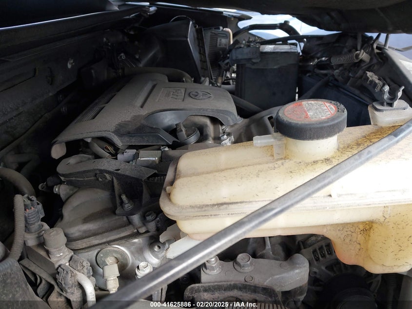 2015 TOYOTA RAV4 LE - JTMZFREV2FD069367