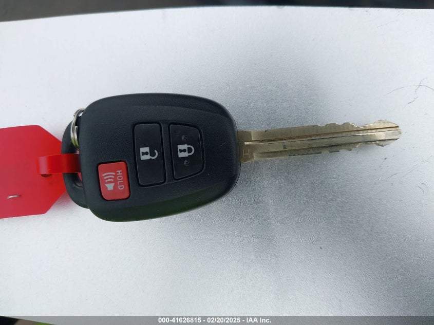 2015 TOYOTA RAV4 XLE JTMWFREV3FD067128