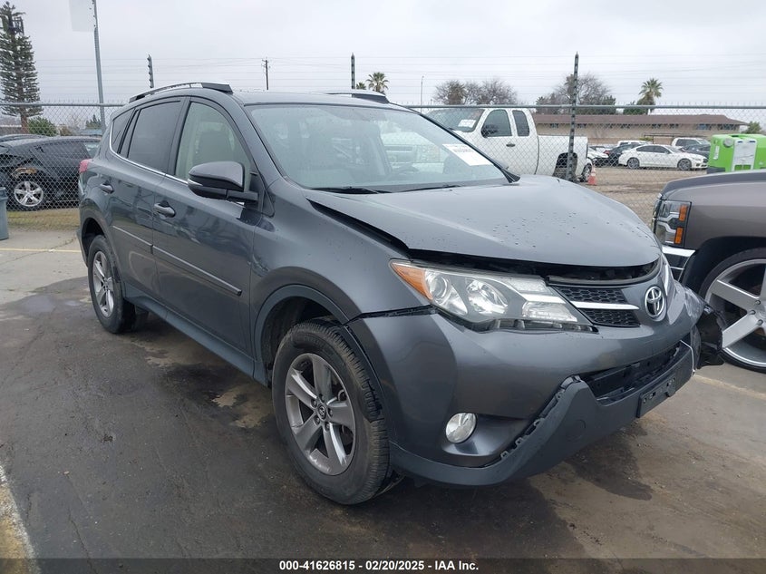 2015 TOYOTA RAV4 XLE JTMWFREV3FD067128