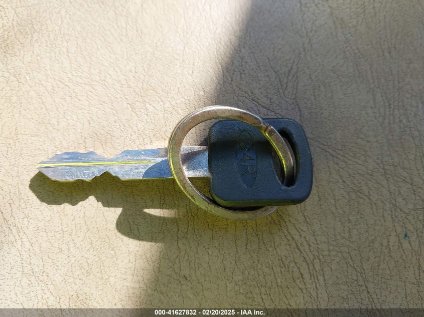 2000 Ford F-350 Lariat/Xl/Xlt VIN: 1FTWW32F9YED05202 Lot: 41627832