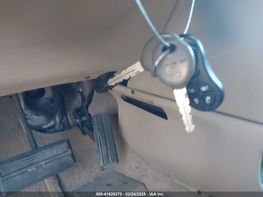 2002 Chrysler Town & Country Lx VIN: 2C4GP44342R619909 Lot: 41628270