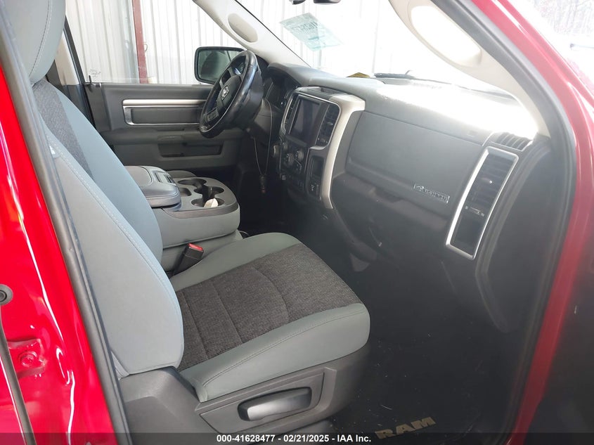 2019 RAM 1500 CLASSIC VIN: 1C6RR7TT8KS666825