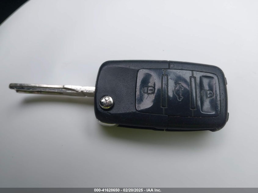 2007 VOLKSWAGEN JETTA VIN: 3VWEG71KX7M180389