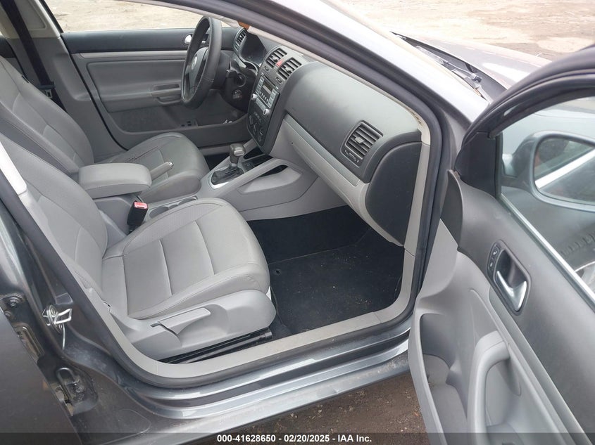 2007 VOLKSWAGEN JETTA VIN: 3VWEG71KX7M180389