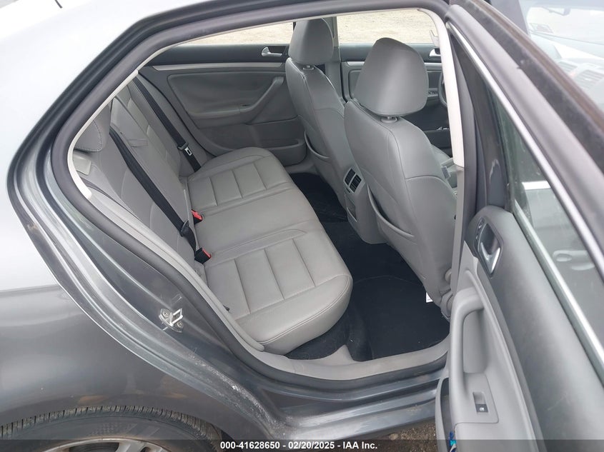 2007 VOLKSWAGEN JETTA VIN: 3VWEG71KX7M180389