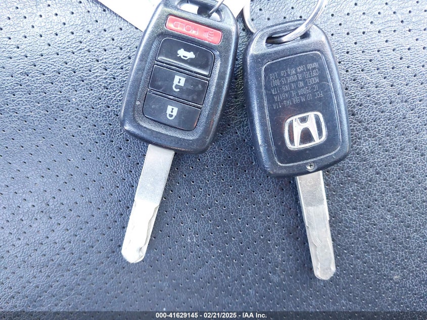 2017 HONDA ACCORD VIN: 1HGCR2F12HA171886